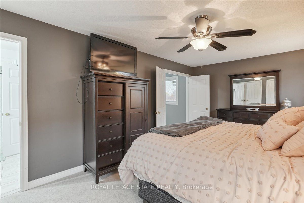 87 Colonial Cres