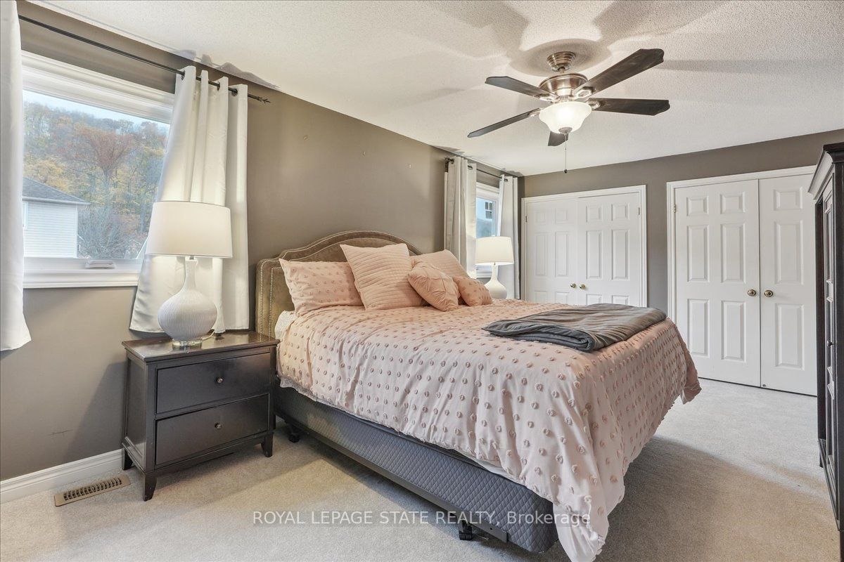 87 Colonial Cres