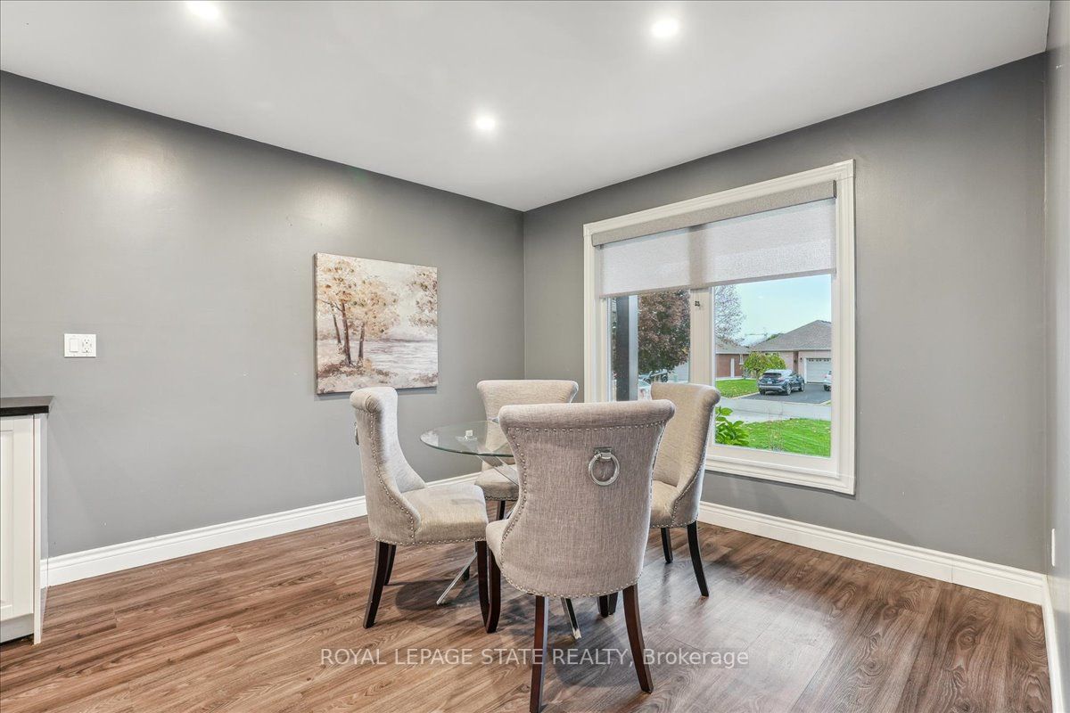 87 Colonial Cres