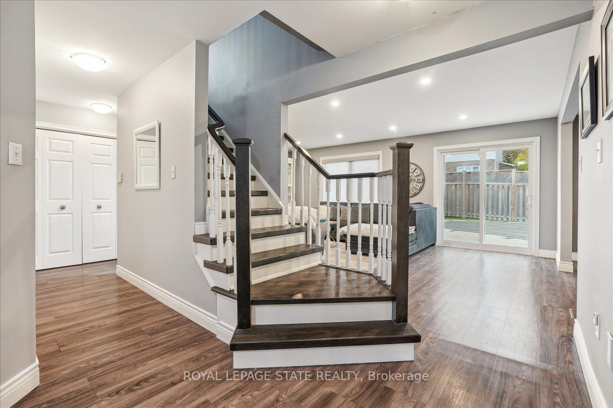 87 Colonial Cres