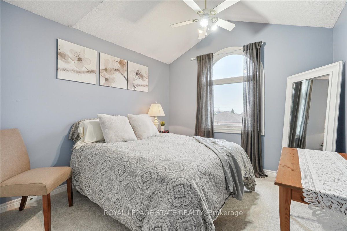87 Colonial Cres
