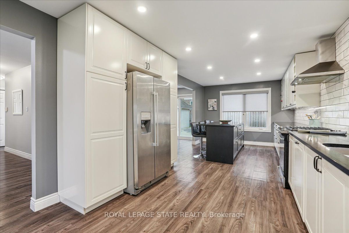 87 Colonial Cres