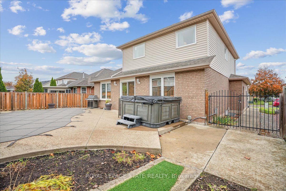 87 Colonial Cres