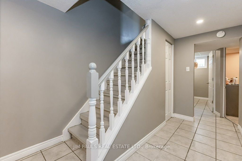 851 Stone Church Rd E, #3
