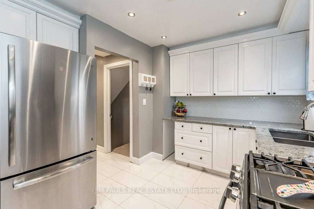 851 Stone Church Rd E, #3