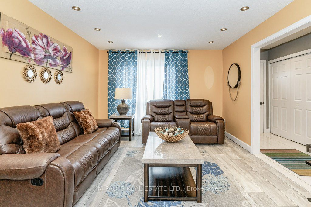 851 Stone Church Rd E, #3