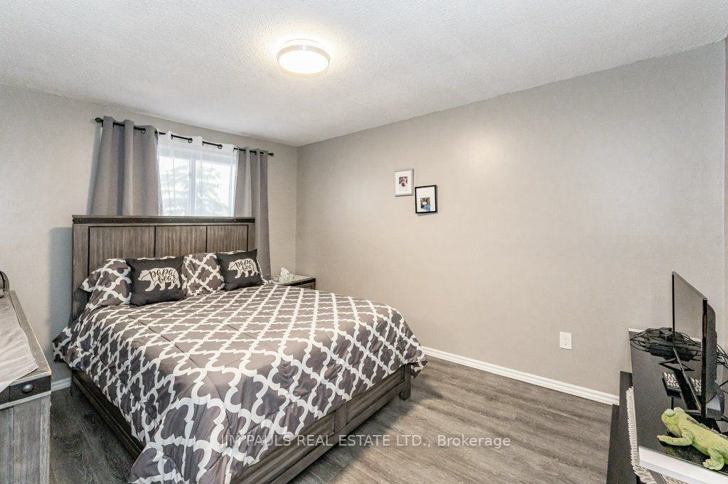851 Stone Church Rd E, #3