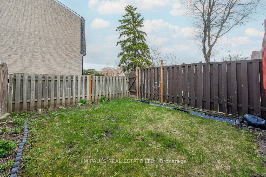 851 Stone Church Rd E, #3
