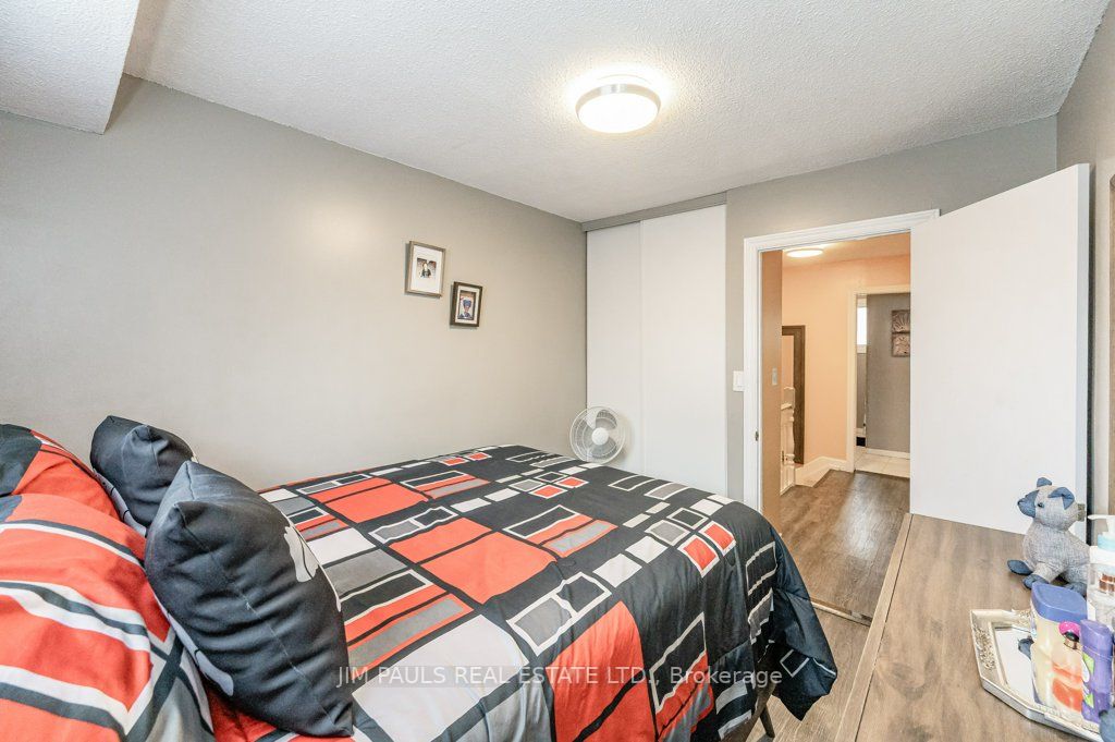 851 Stone Church Rd E, #3