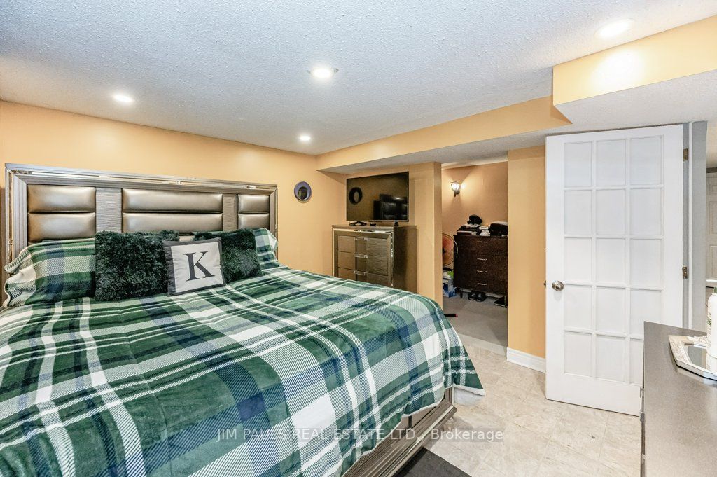 851 Stone Church Rd E, #3