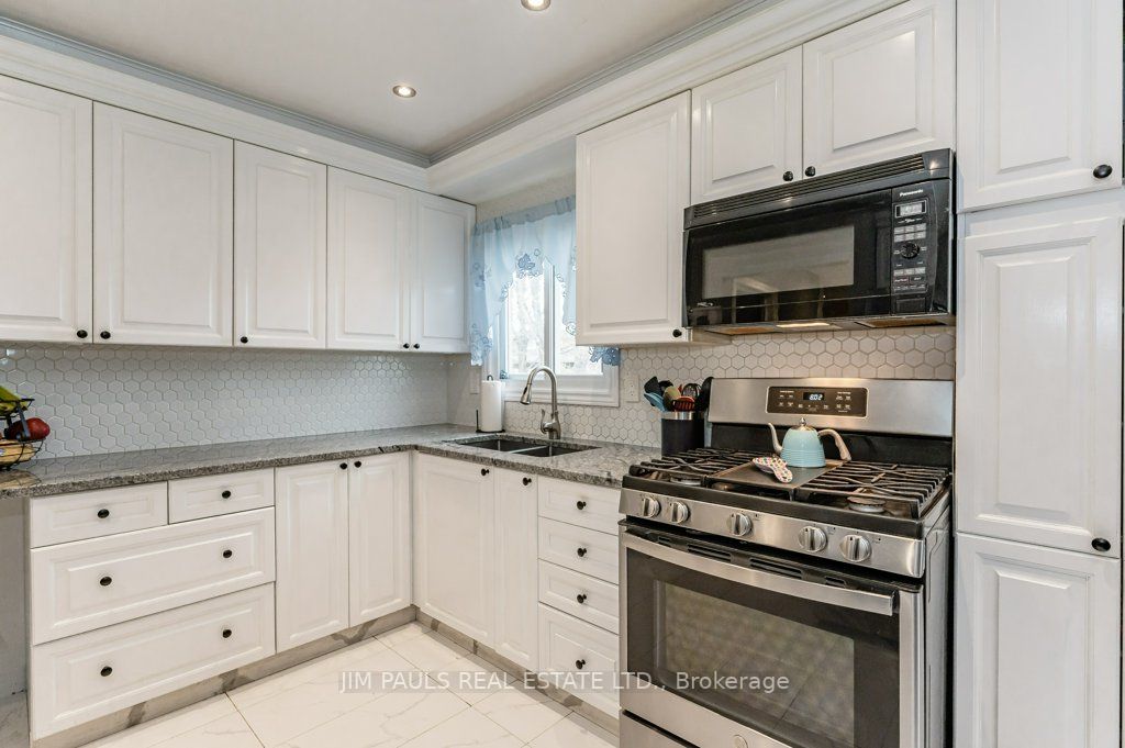 851 Stone Church Rd E, #3