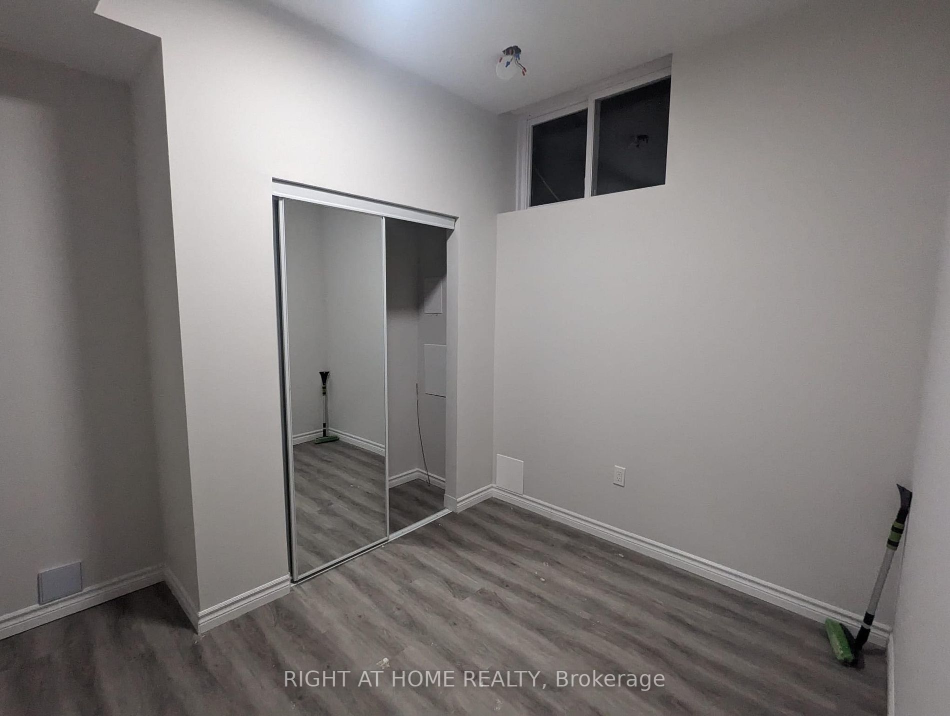 18 Ridgewood Ave
