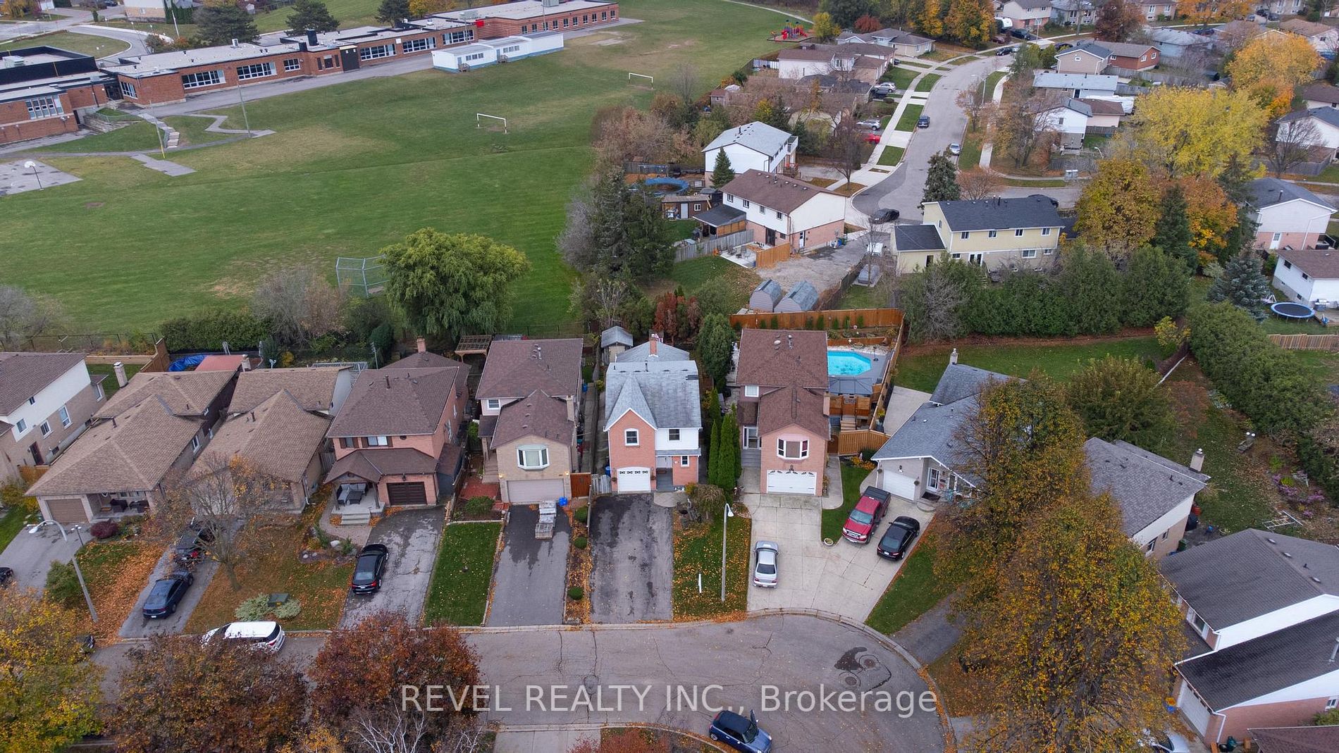 39 Twinoaks Cres