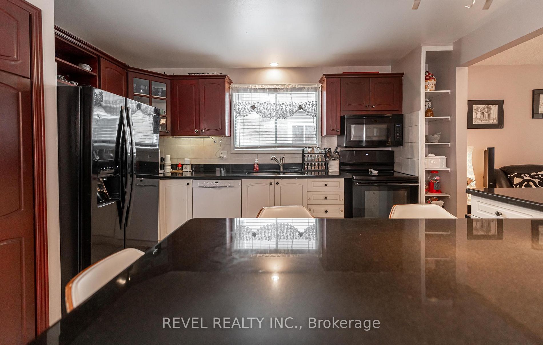 39 Twinoaks Cres