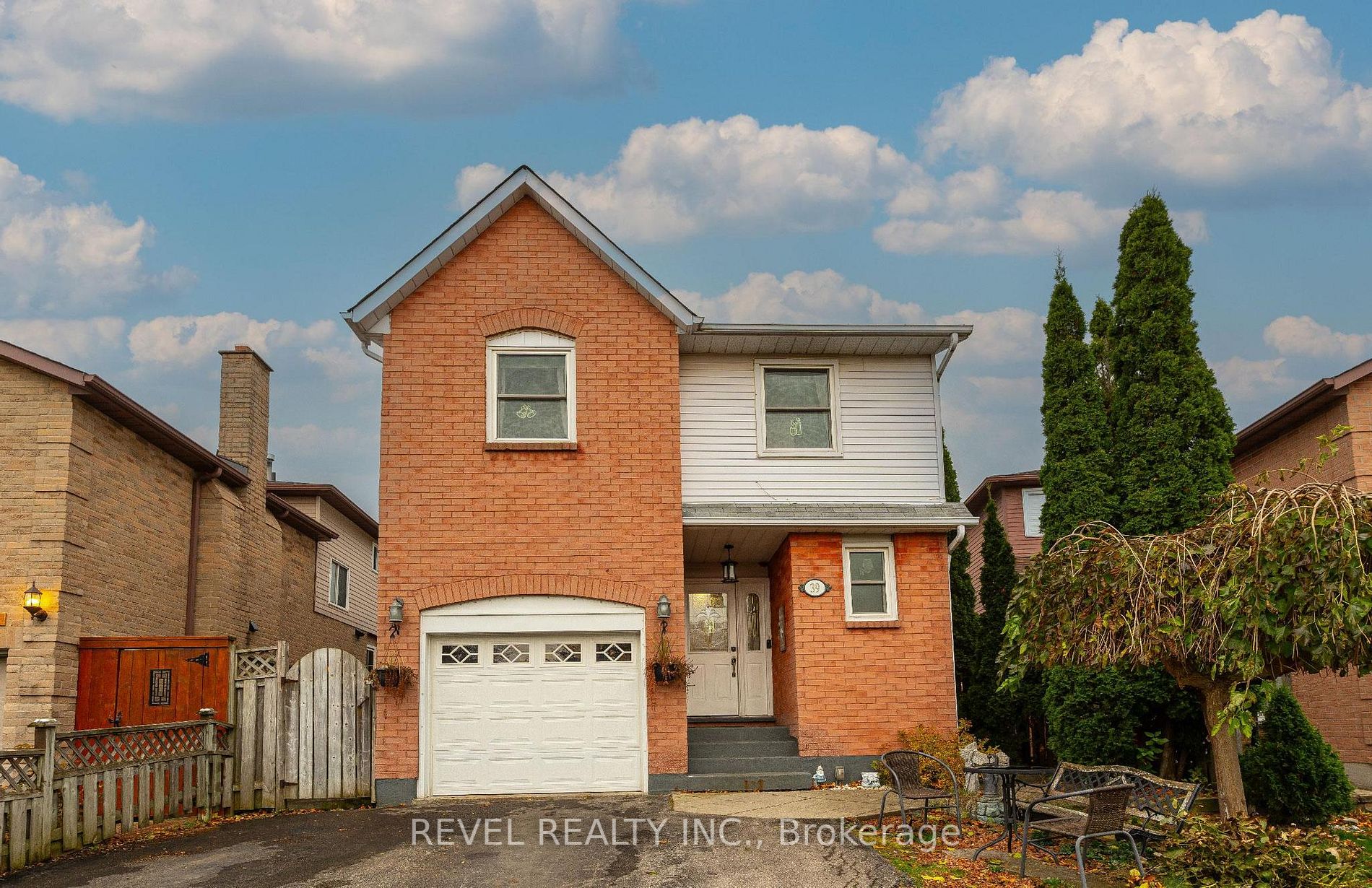 39 Twinoaks Cres