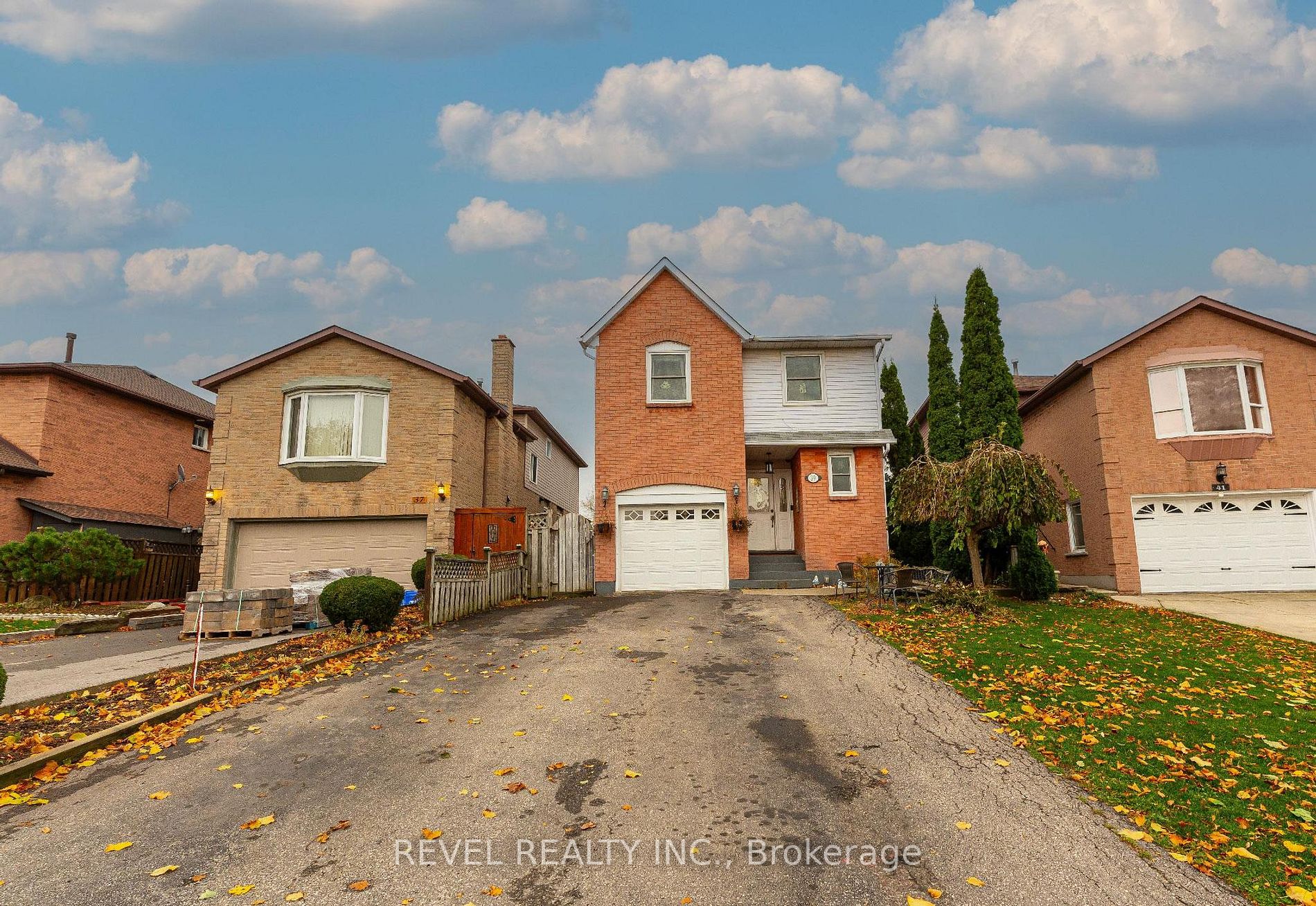 39 Twinoaks Cres