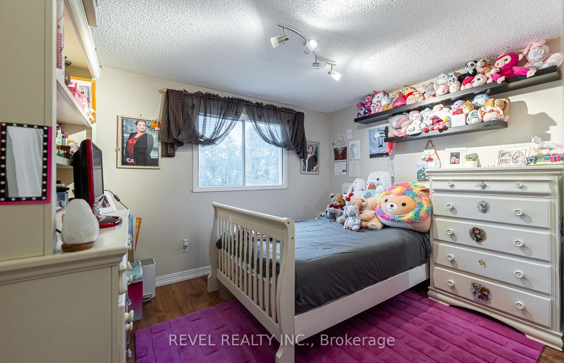 39 Twinoaks Cres