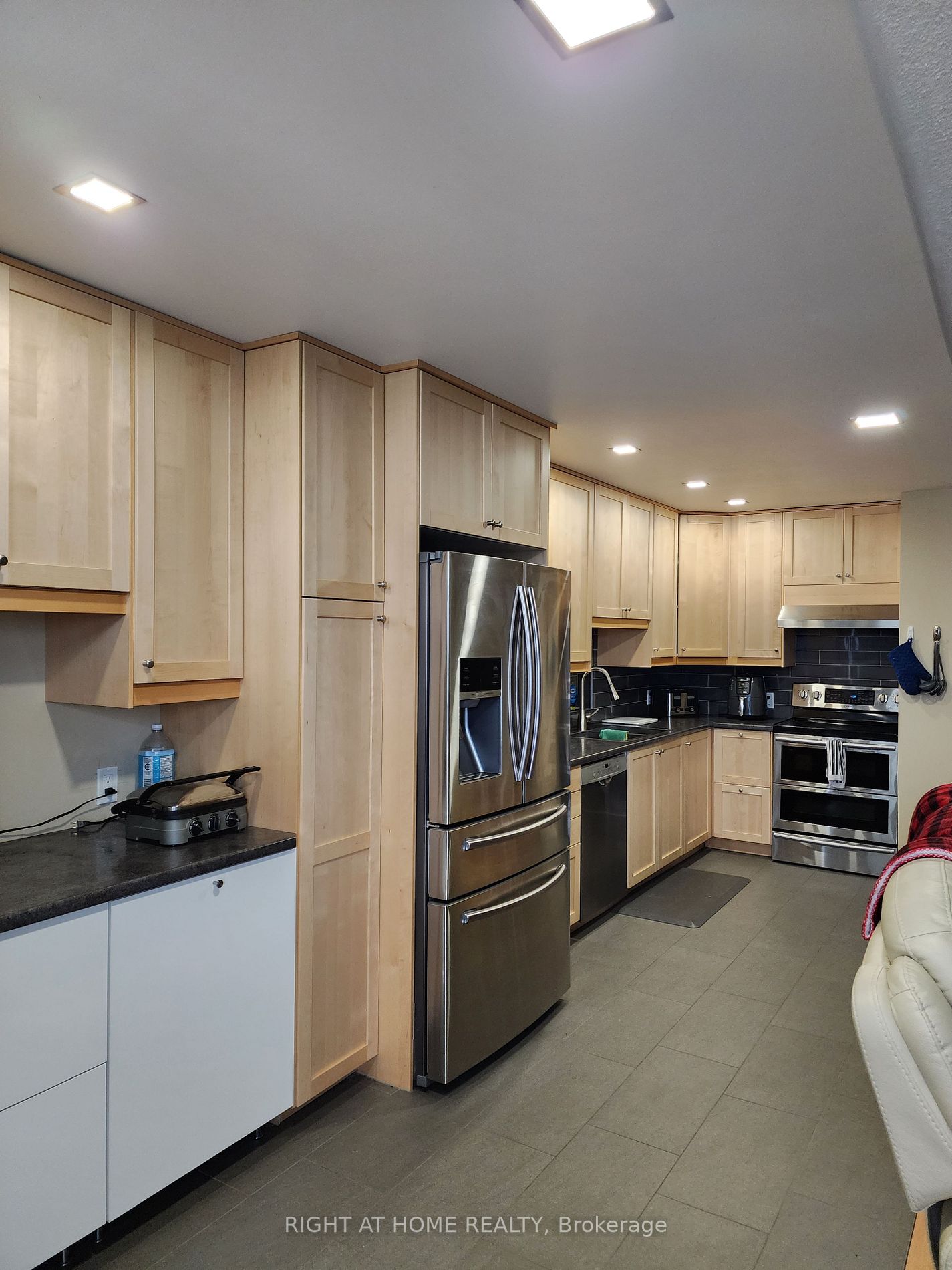 215 Glenridge Ave, #801
