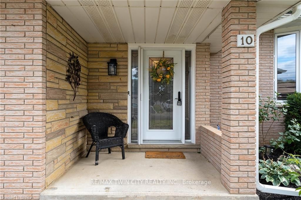 10 Edgar Dr