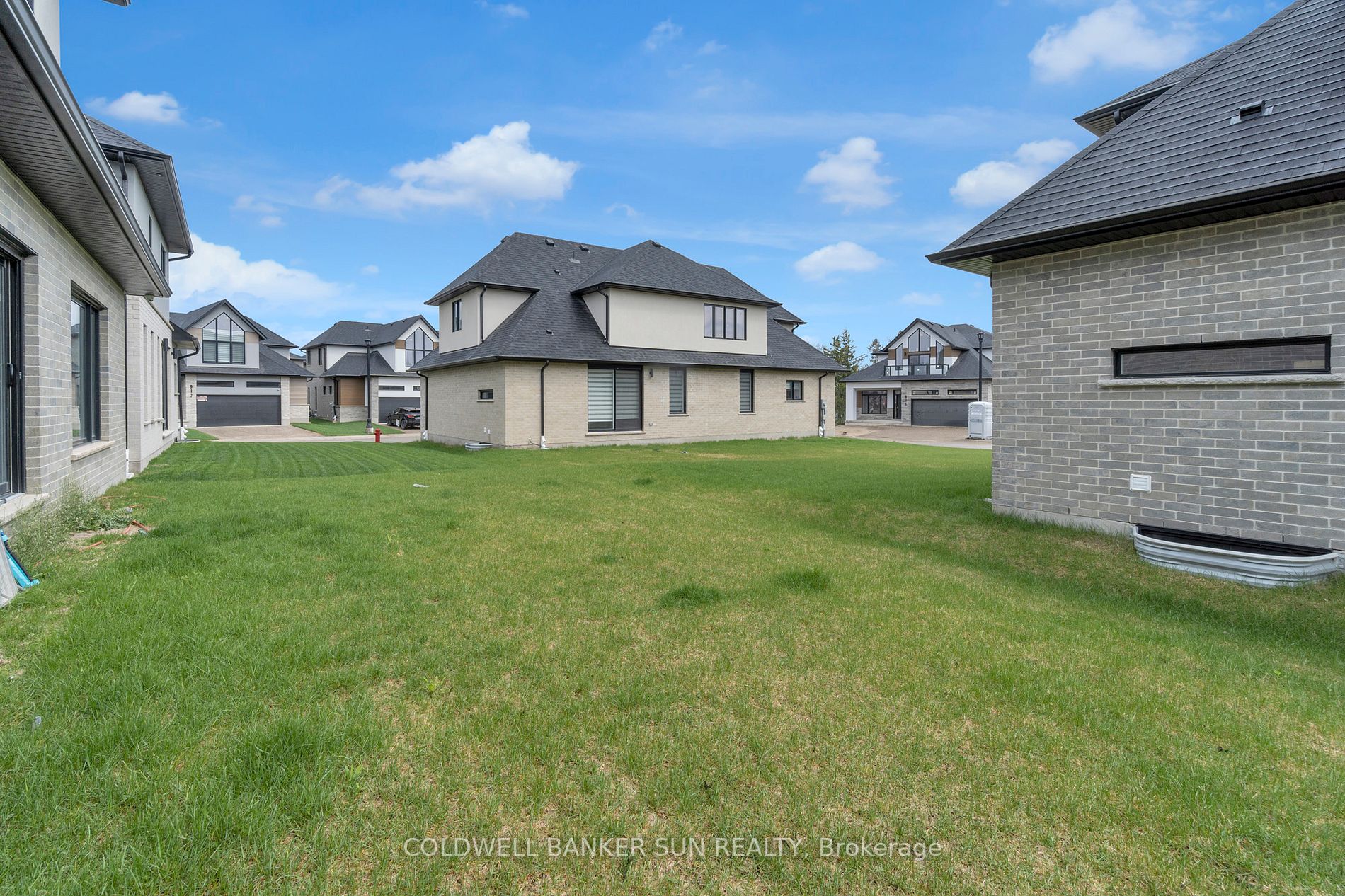 972 Stonecliffe Walk, #18