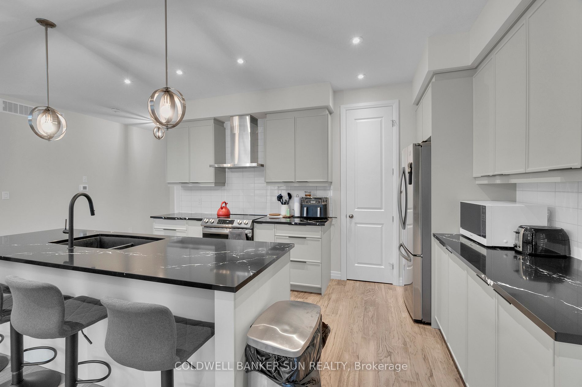 972 Stonecliffe Walk, #18
