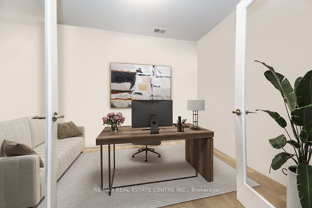 71 Wyndham St S, #203
