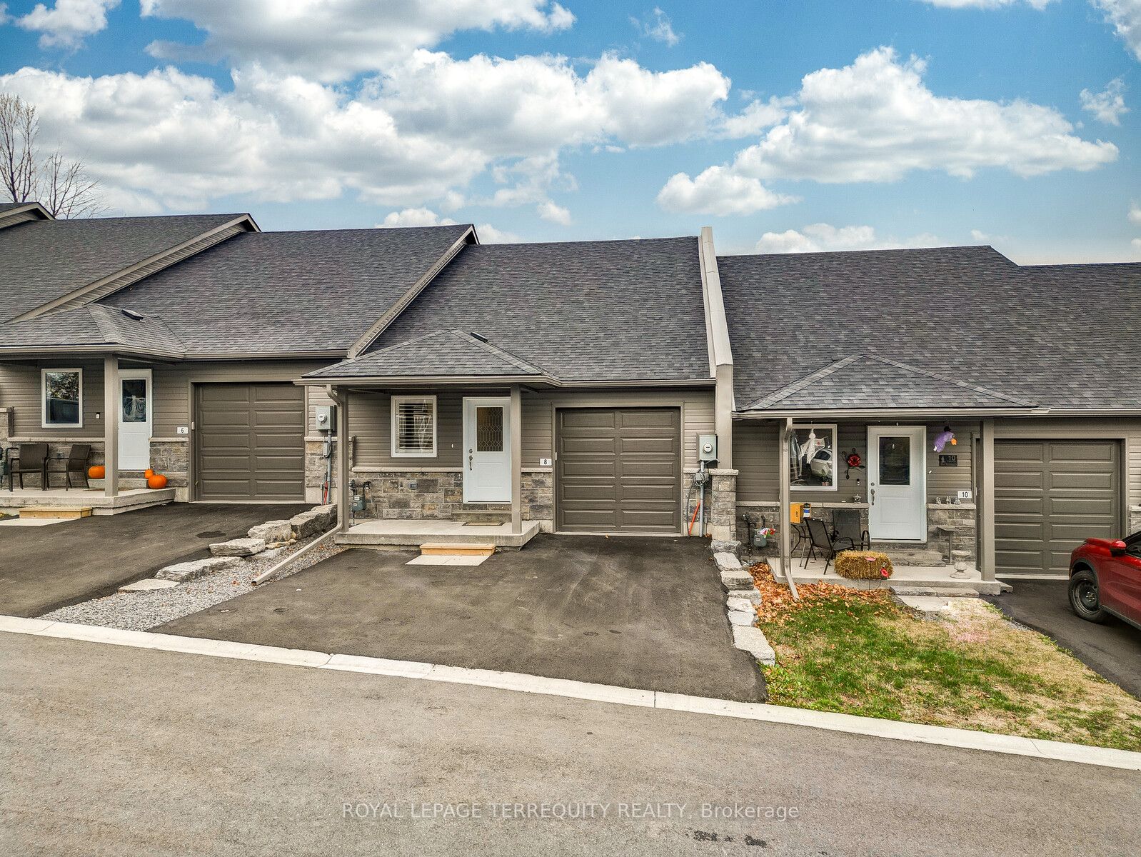 8 Ferris Crt