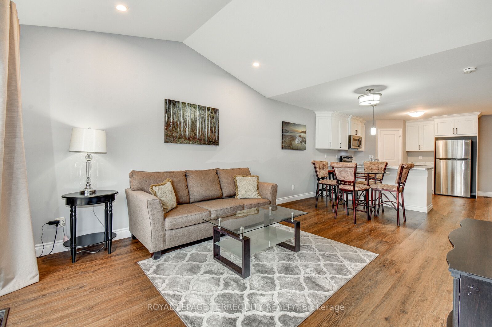 8 Ferris Crt