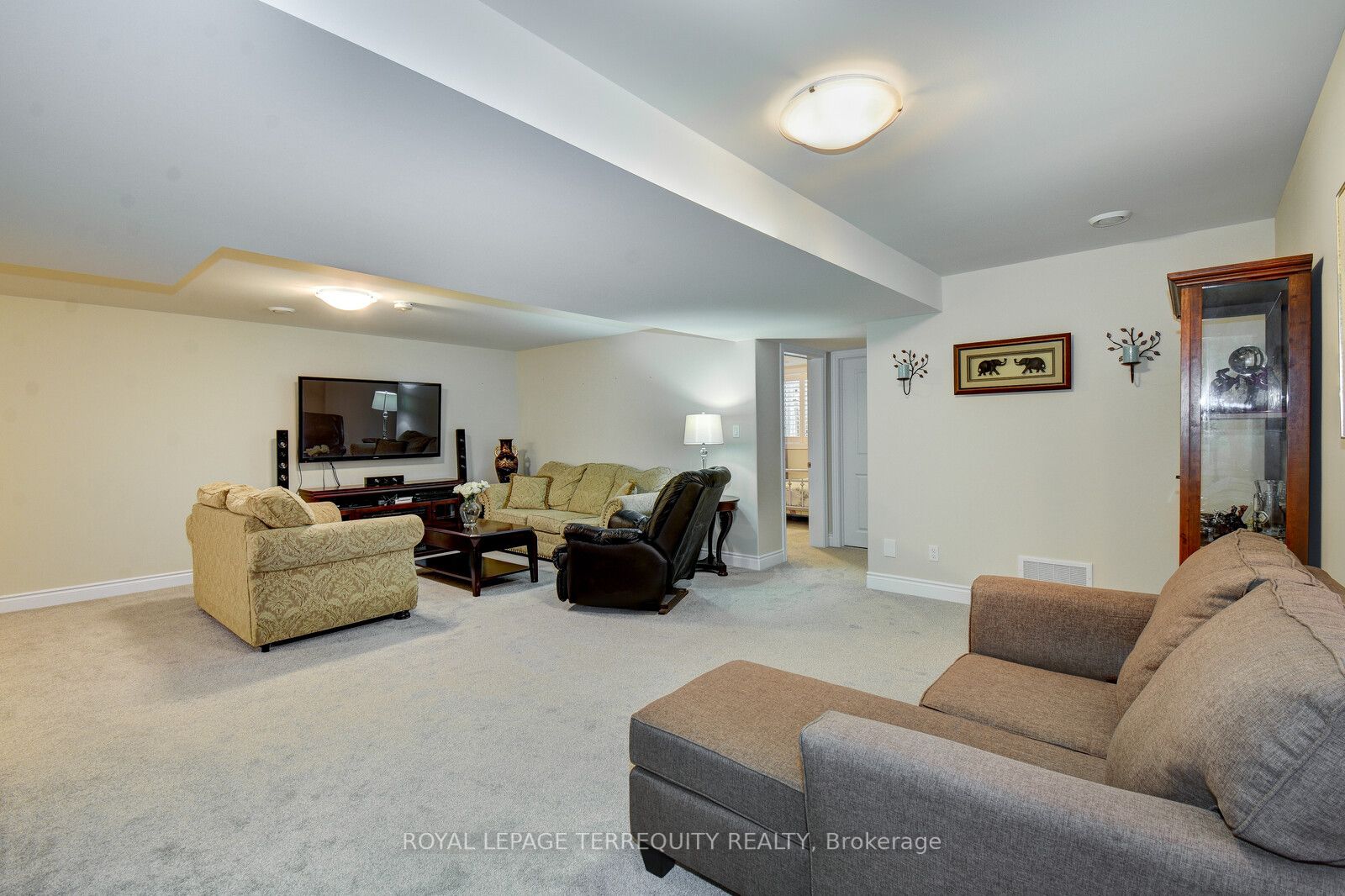 8 Ferris Crt