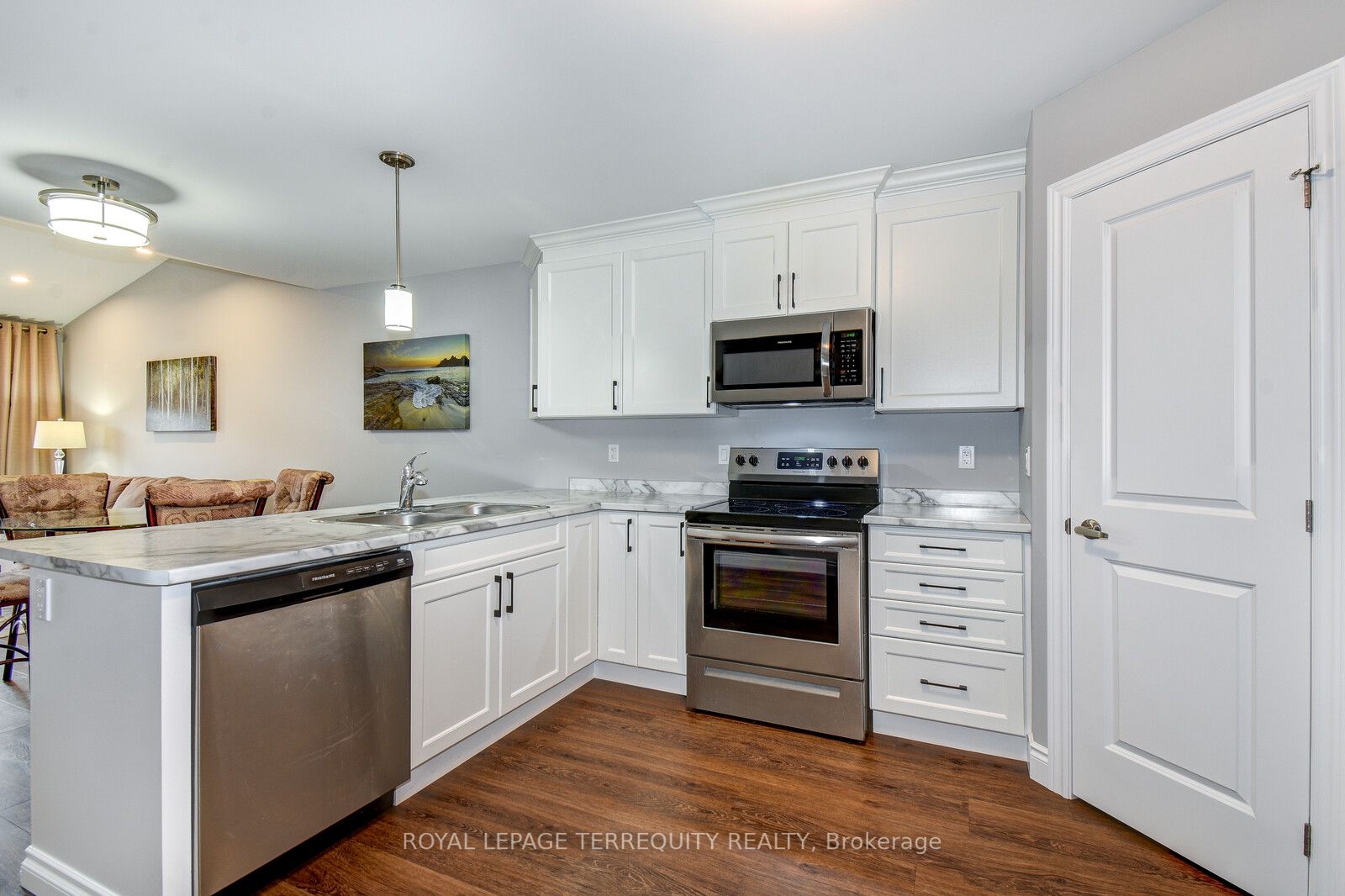 8 Ferris Crt
