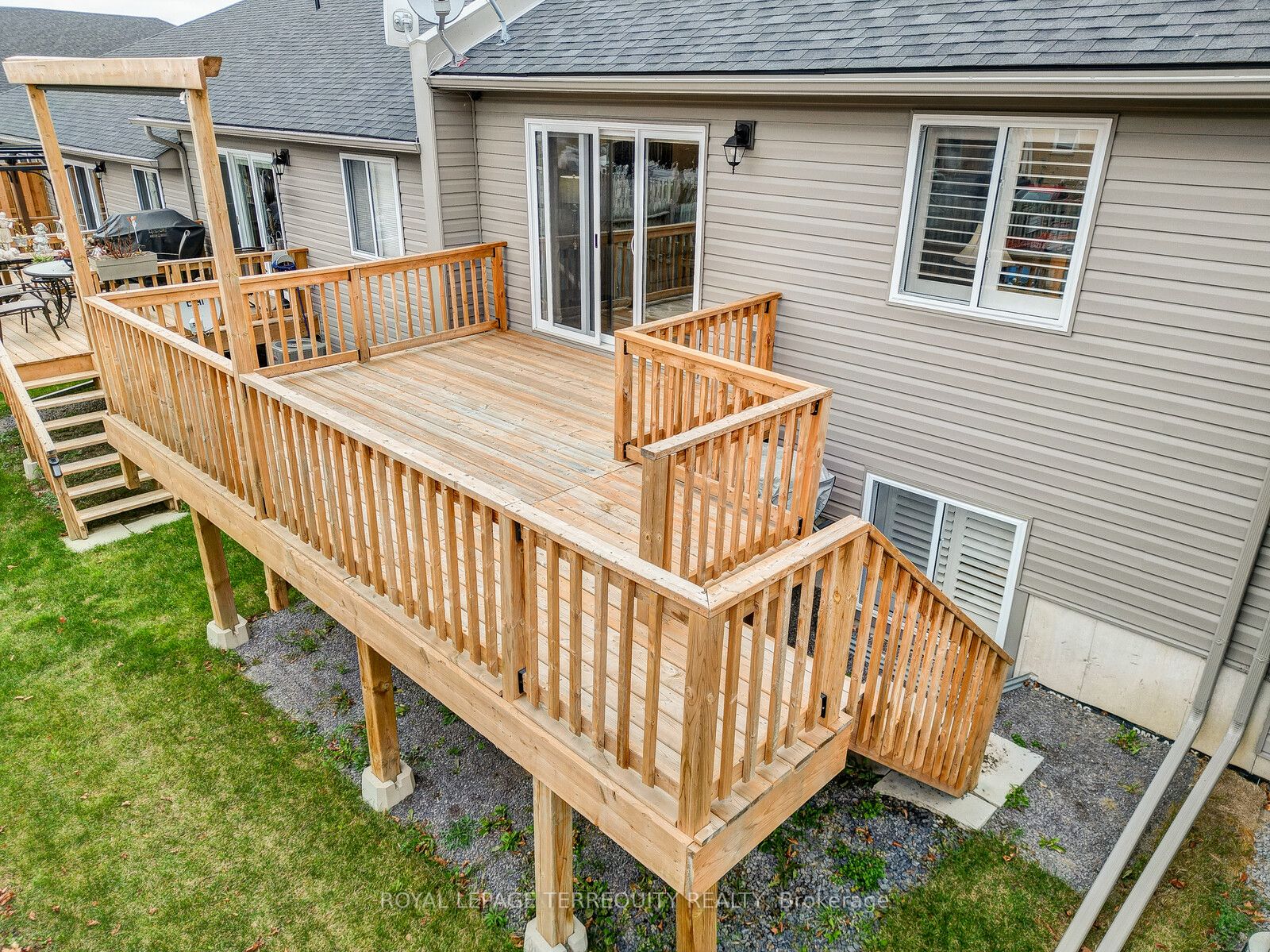 8 Ferris Crt