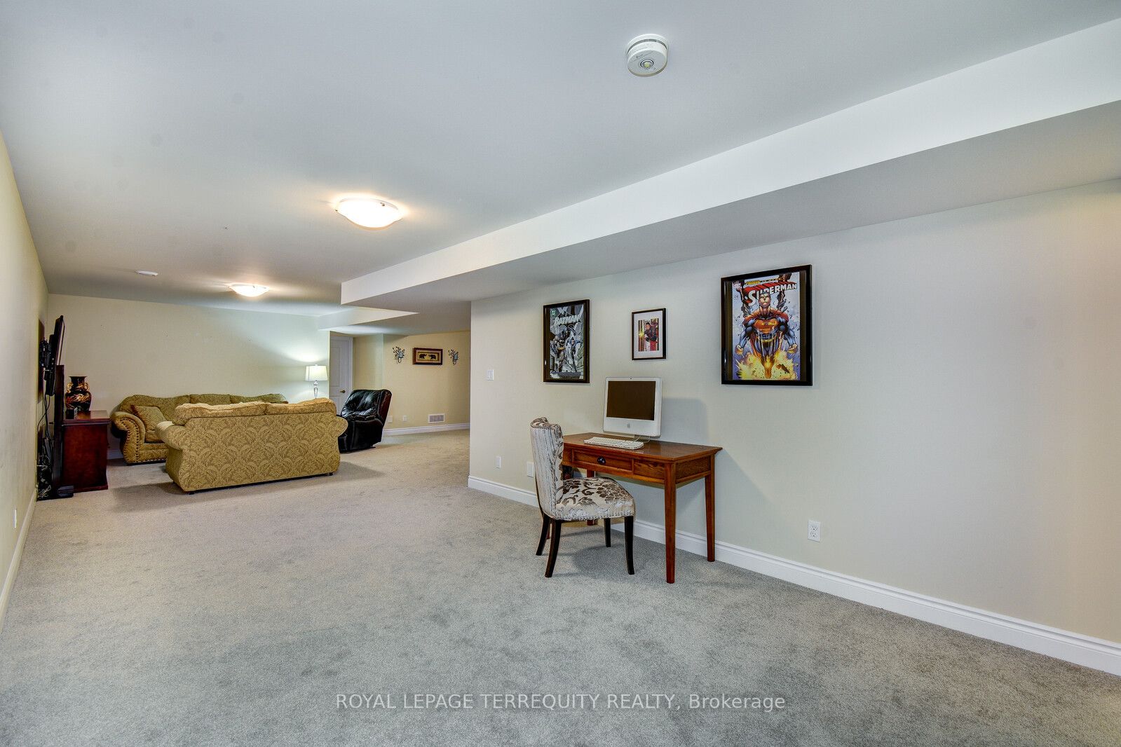 8 Ferris Crt