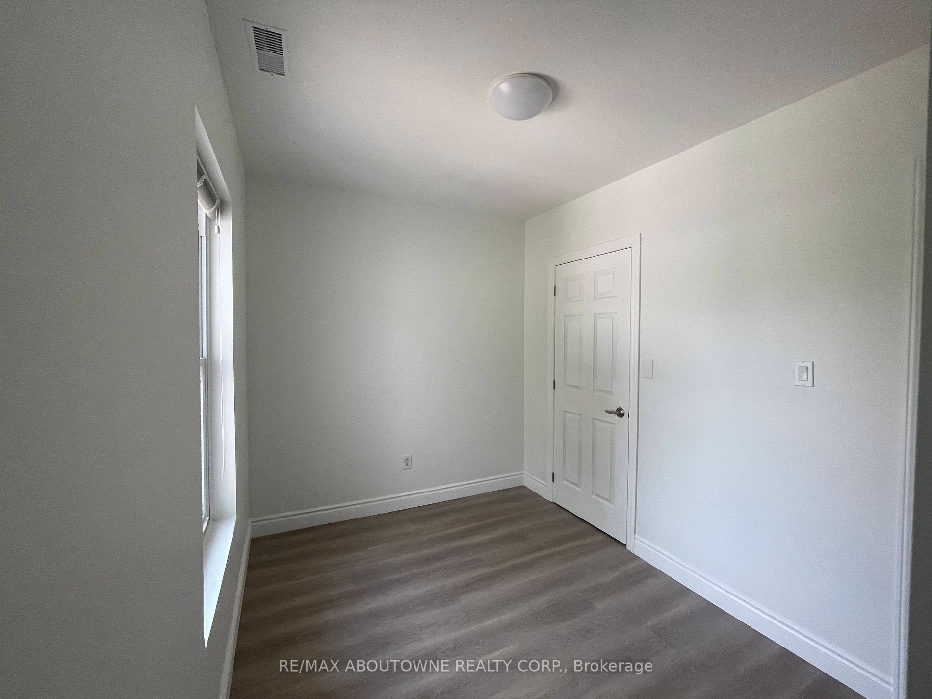 49 Fairleigh Ave S