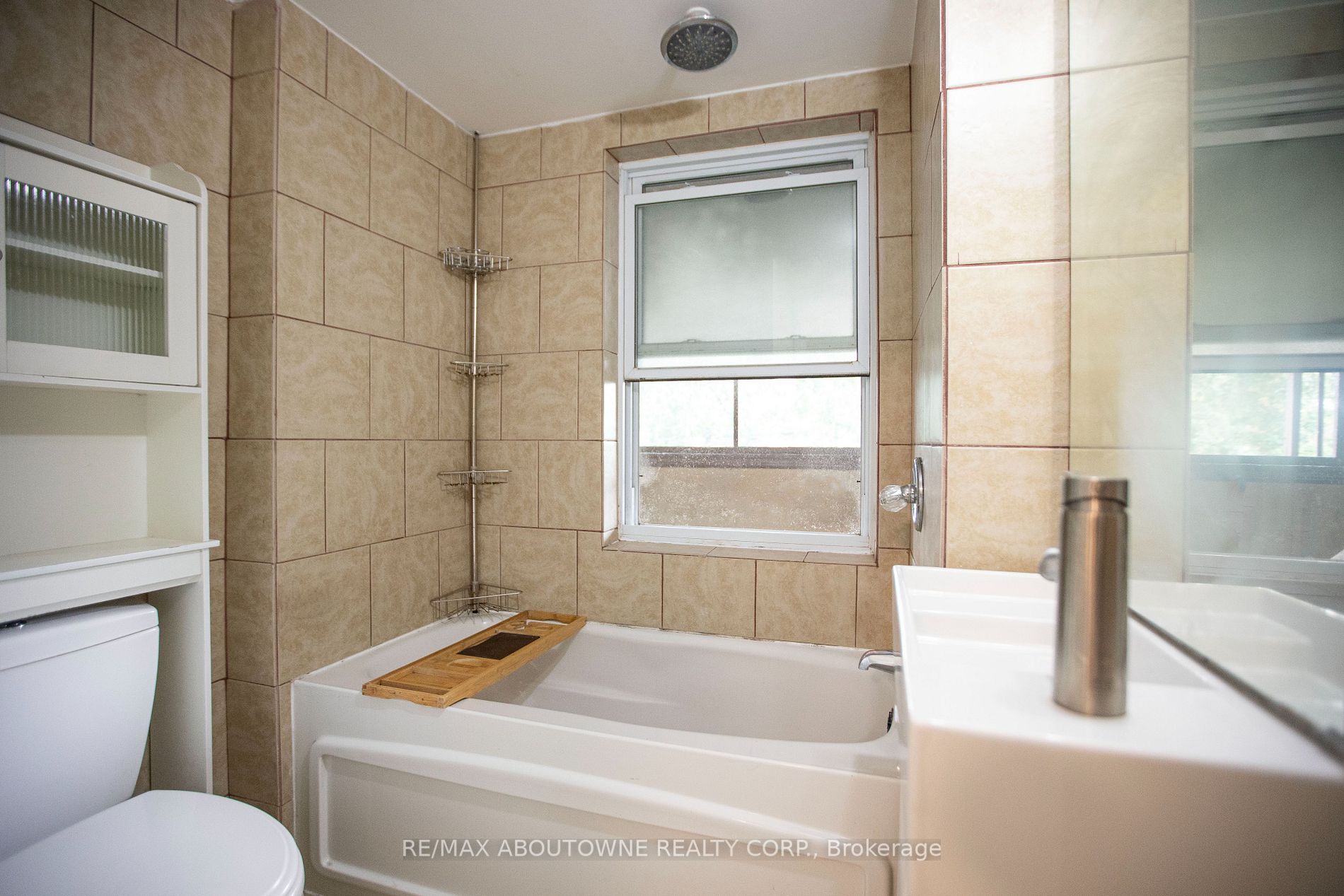 49 Fairleigh Ave S