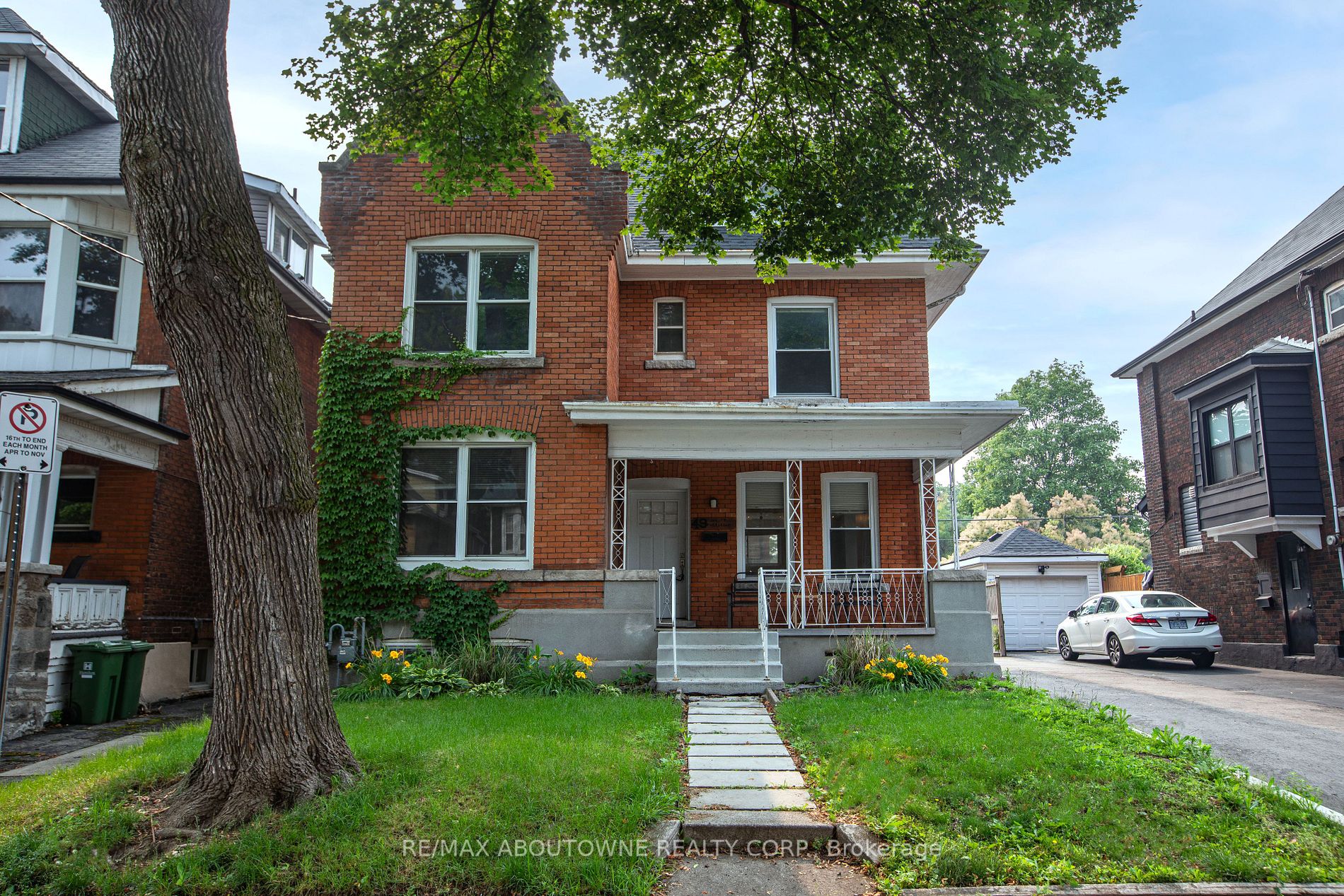 49 Fairleigh Ave S