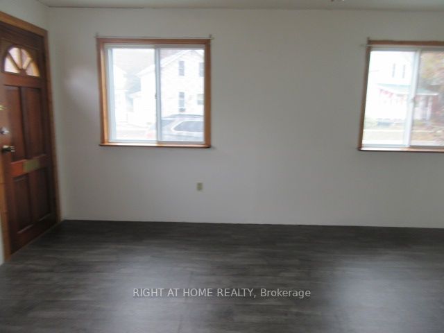 31 Garry St