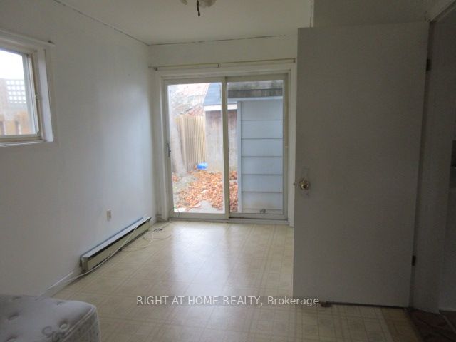 31 Garry St