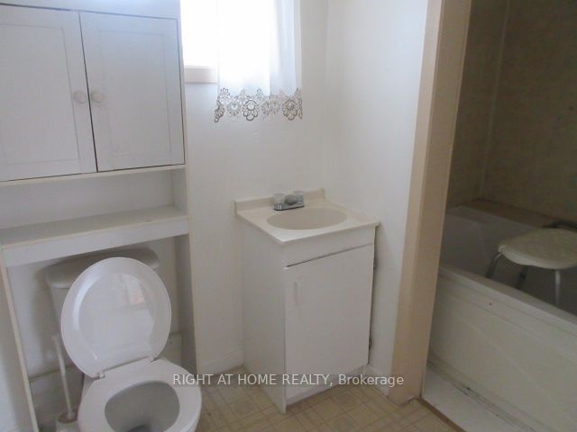 31 Garry St