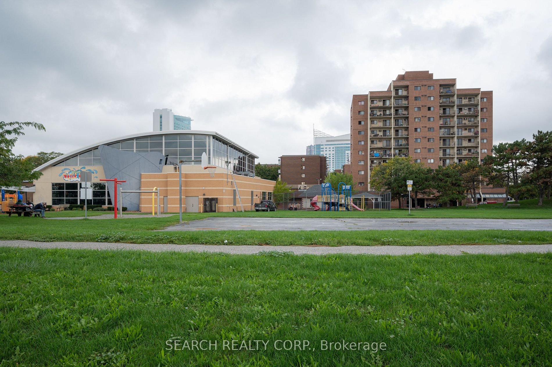 461 Wyandotte (E) St