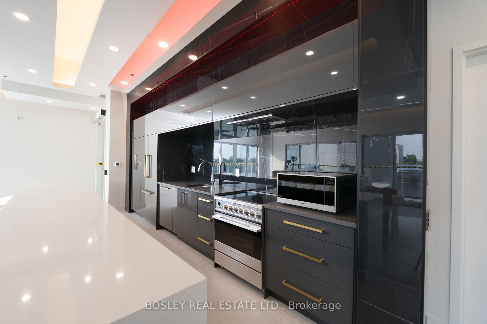 77 Yates St, #604