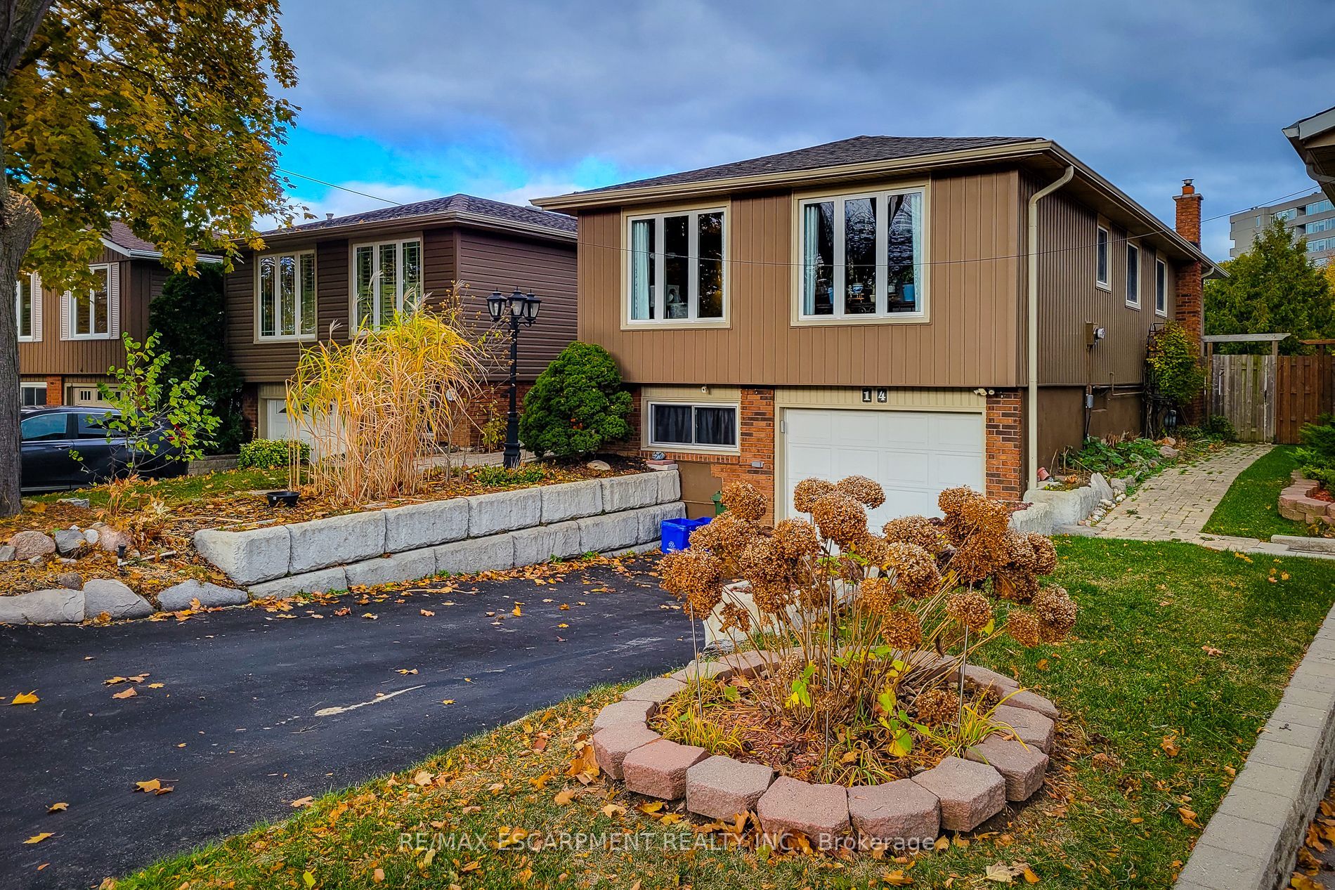 14 Brookstream Court