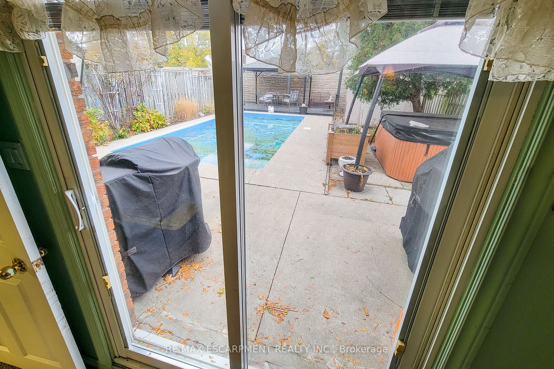 14 Brookstream Court