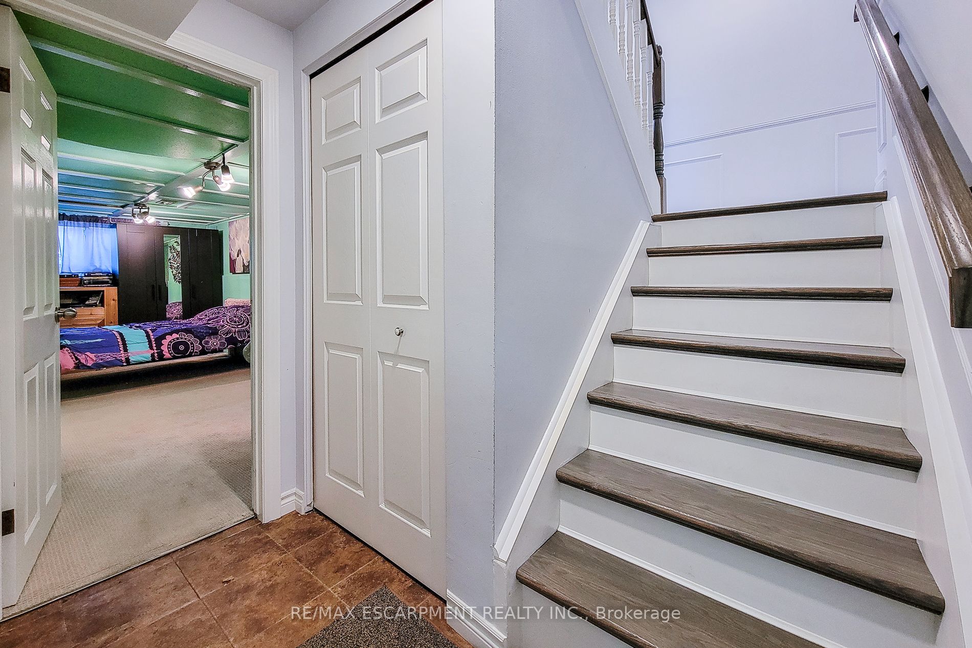 14 Brookstream Court