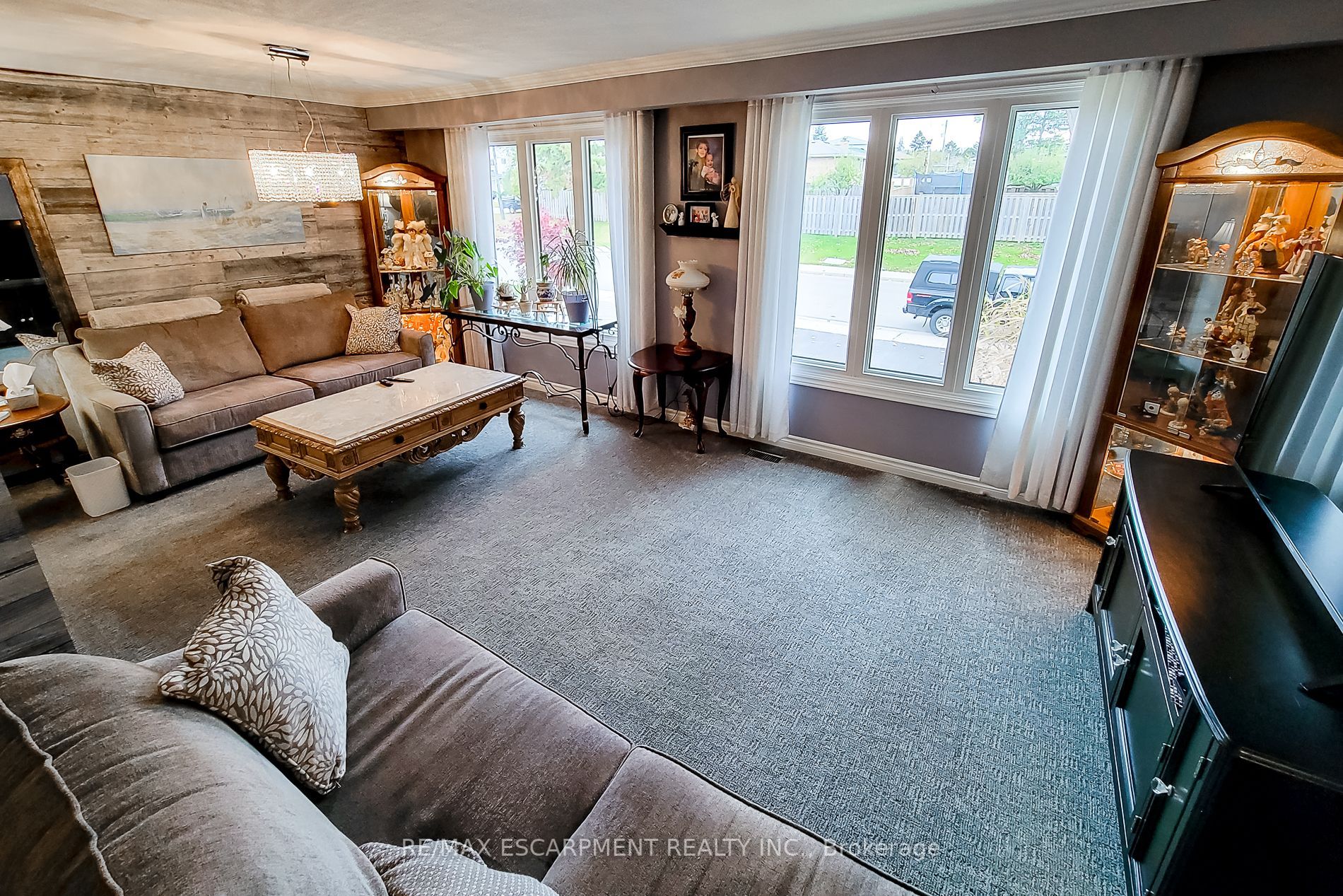 14 Brookstream Court
