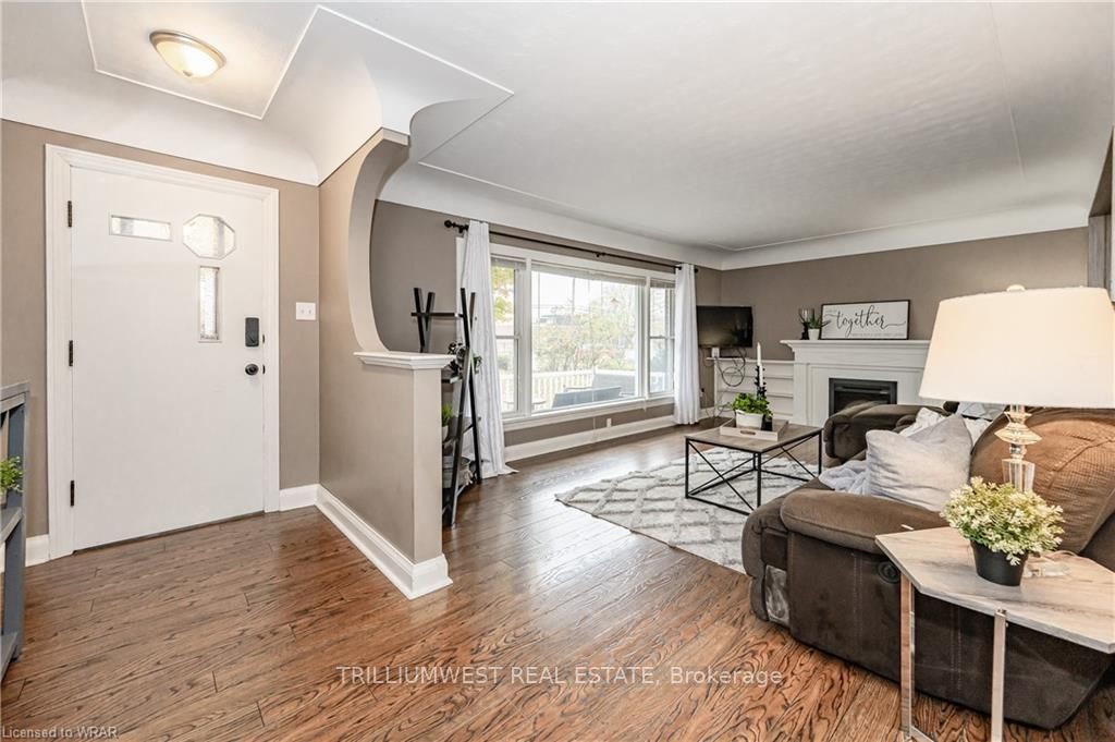 1281 Concession Rd