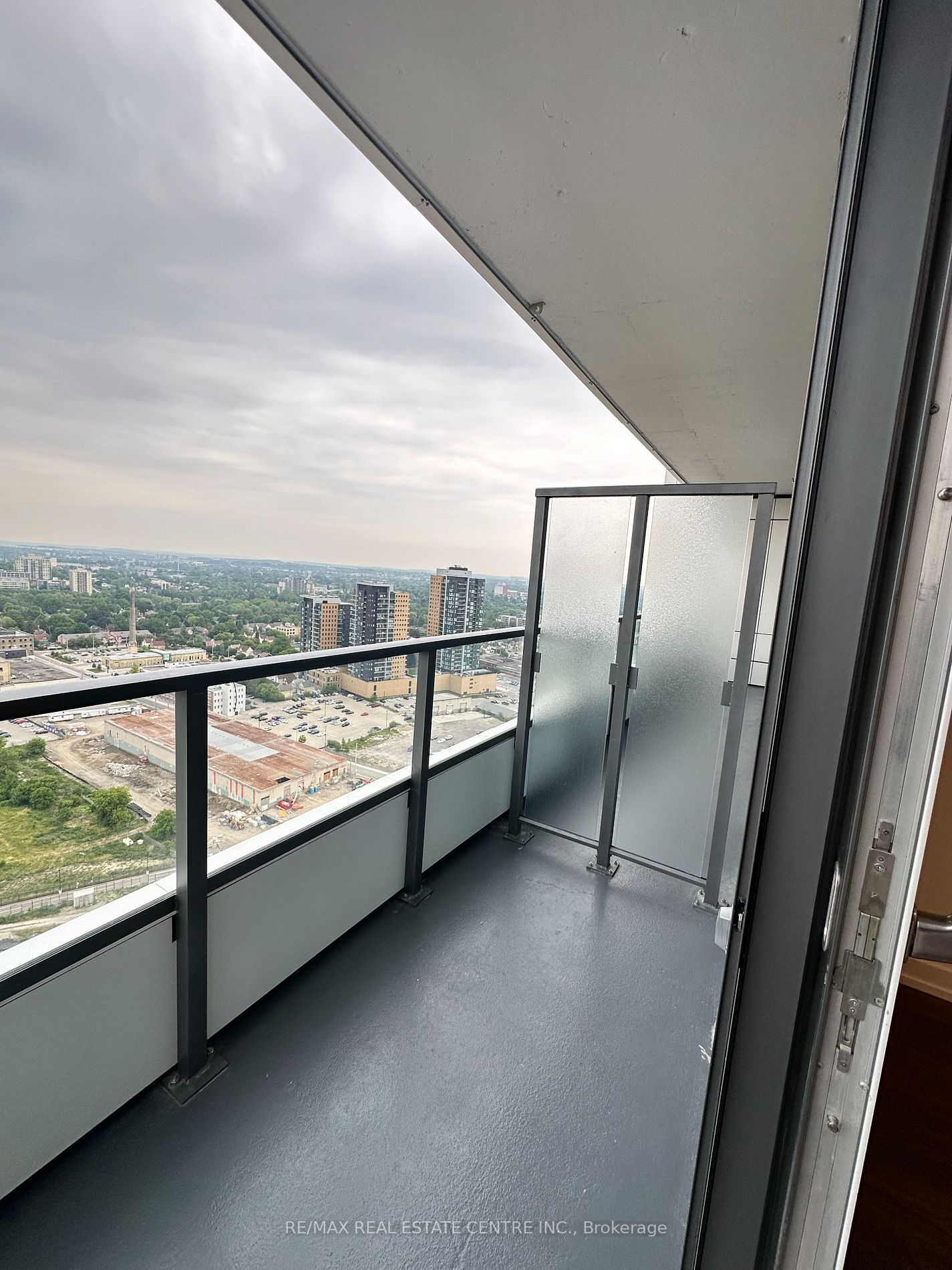 15 Wellington St S, #2603