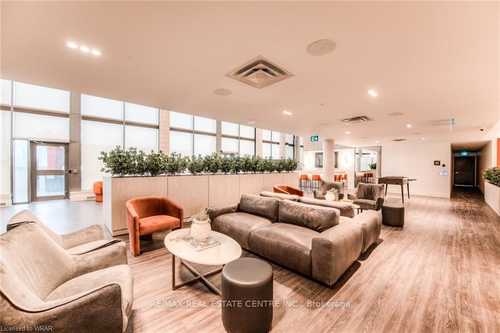 15 Wellington St S, #2603