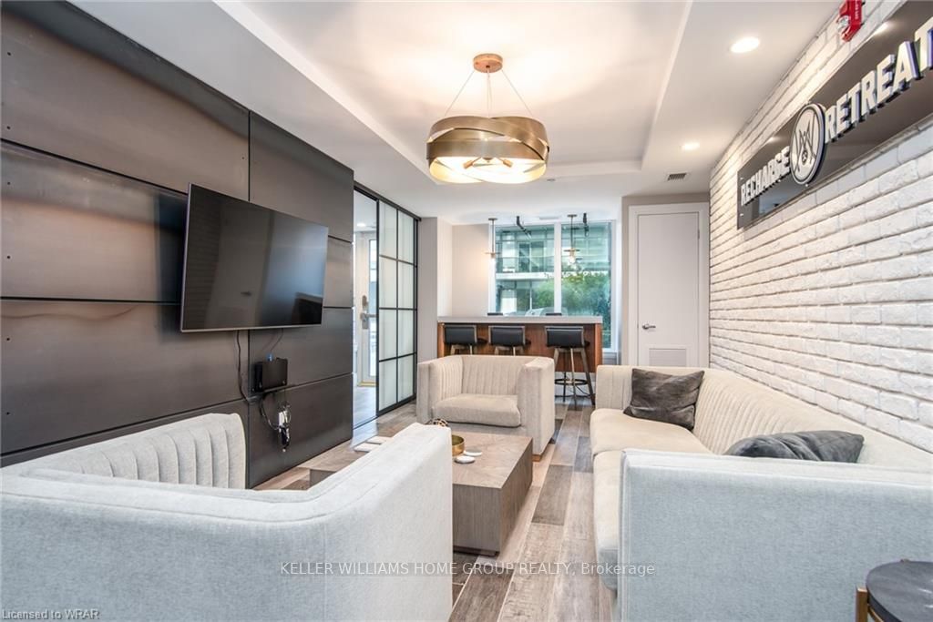 63 Arthur St S, #801