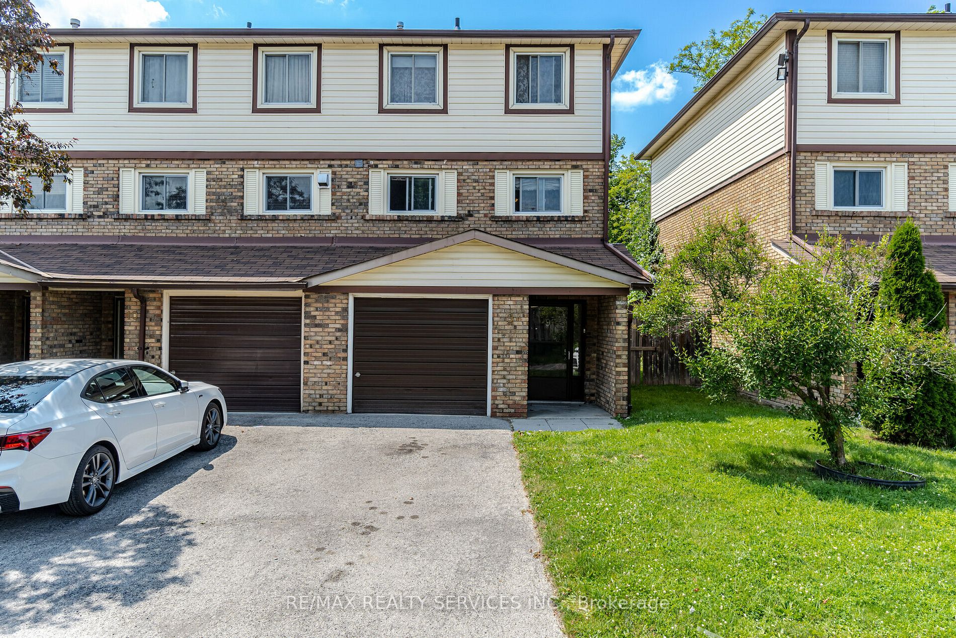 34 Bow Valley Dr, #9