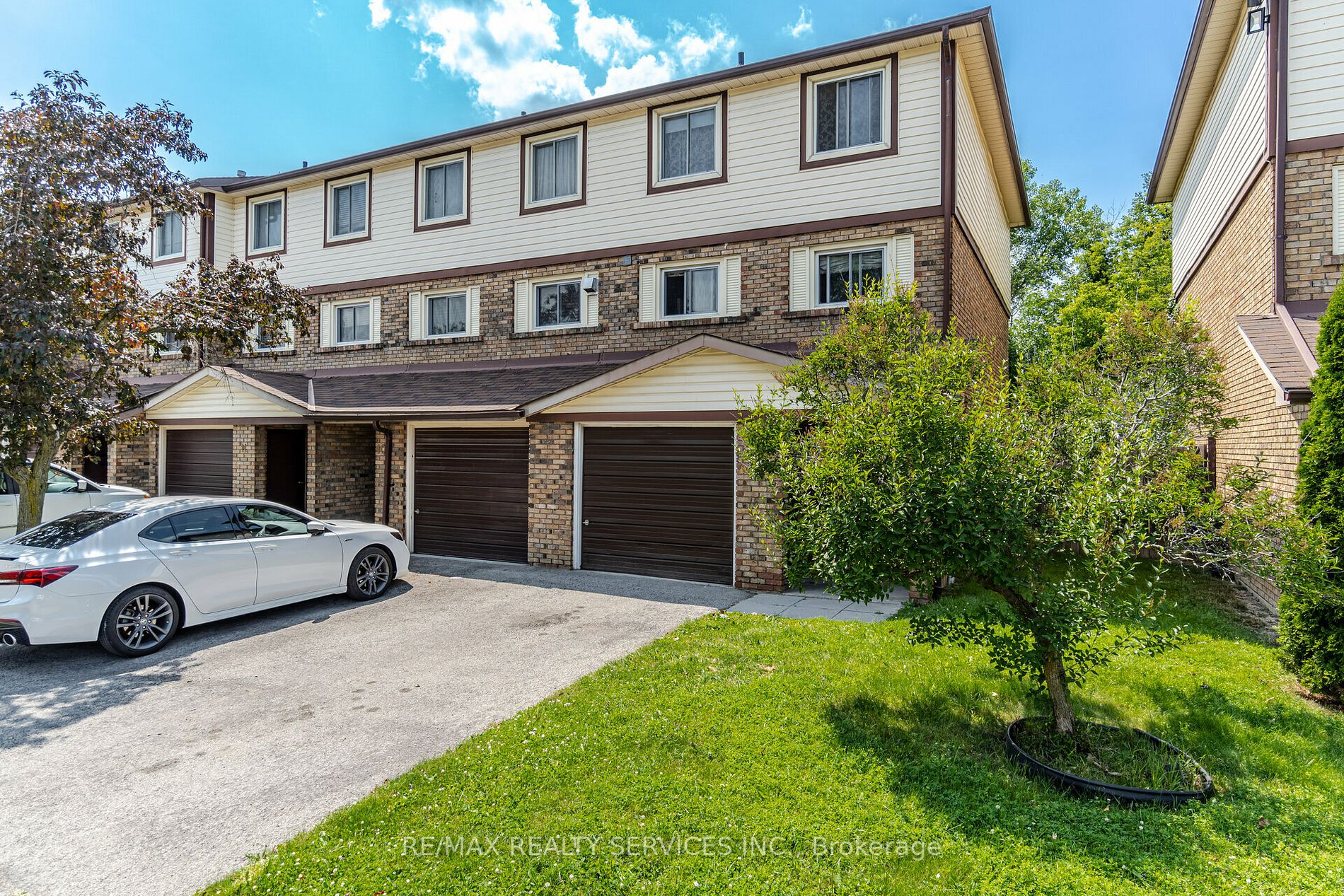 34 Bow Valley Dr, #9